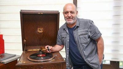 Ünlü müzik yapımcısı yaşamını yitirdi