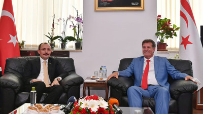 Ticaret Bakanı Muş KKTC'de Cumhurbaşkanı ile görüştü