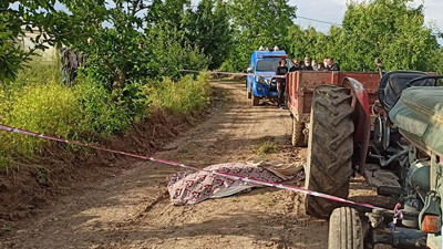 Traktörünün yanında ölü bulundu
