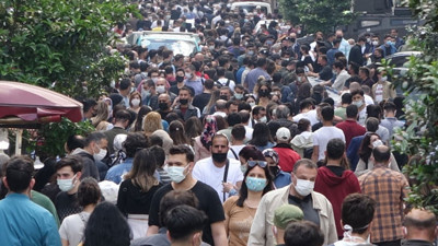 İstiklal Caddesi'nde korona seli