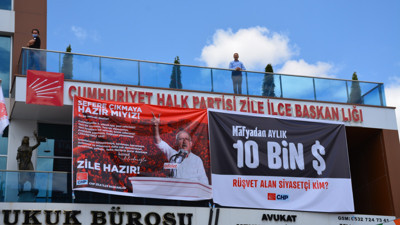 CHP'den 10 bin dolar pankartı