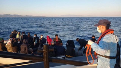 Türk kara sularına itilen 131 düzensiz göçmen kurtarıldı