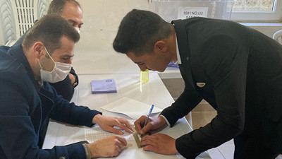 18 yaşında muhtar seçildi