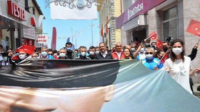 Bakan Kasapoğlu 'Atatürk ve İstiklal Yolu Yürüyüşü'ne katıldı