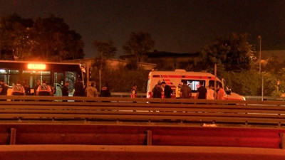 Kendisini önce metrobüse sonra ambulansa kilitledi