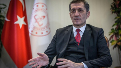 LGS'de benzer soru iddialarına Bakan Selçuk'tan kritik açıklama