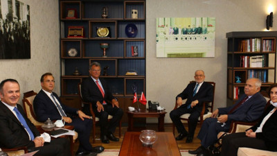 Saadet Partisi Lideri Temel Karamollaoğlu, TÜSİAD heyetini kabul etti