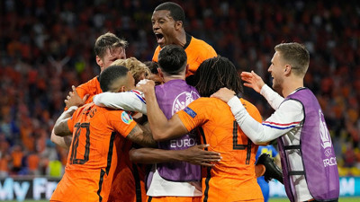 Müthiş maçta kazanan Hollanda