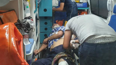 Tartıştığı üvey babasını 3 yerinden bıçakladı