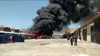 Elazığ'da toptancı halinde yangın