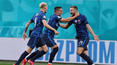 Slovakya 3 puanla başladı