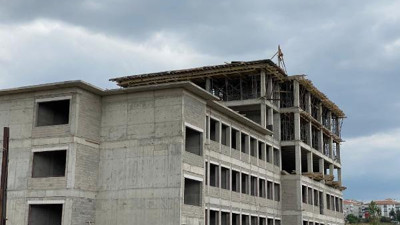 Okul inşaatında iskele çöktü: 2 işçi kardeş öldü