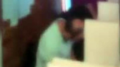 Mühürü koparıp kumar oynadılar