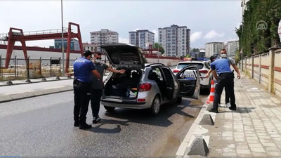 Çekmeköy'deki asayiş uygulamasında aranan 49 şüpheli yakalandı