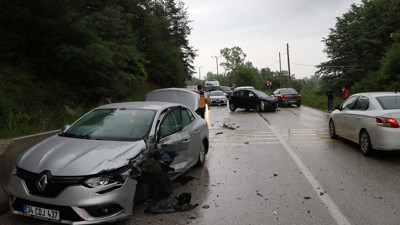 Bolu'da iki otomobil çarpıştı: 9 yaralı