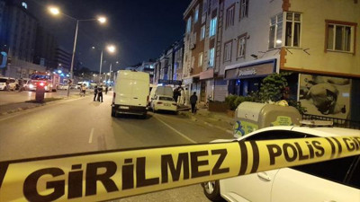 Beylikdüzü'nde bir evde 2 ceset ve bomba notu bulundu