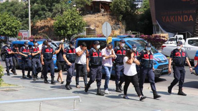 Alanya'da 16 kaçak göçmen ve 7 organizatör yakalandı