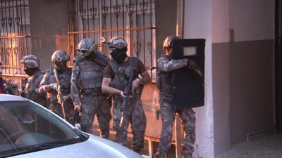 İstanbul'da 6 ilçede nefes kesen şafak baskını