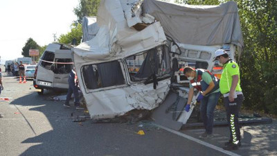 Düğün yolunda feci kaza