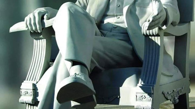 Atatürk heykeliyle heykel böyle yapılır dedirtti. Günlerdir konuşulan heykeltıraştan Yeniçağ bomba açıklamalar