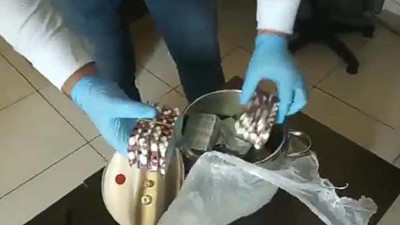 Düdüklü tencereden yemek yerine uyuşturucu çıktı.