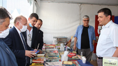 İYİ Parti'ye kitapseverlerden tam not