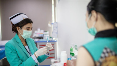 Dünyada 2 milyar 920 milyon dozdan fazla korona aşısı yapıldı