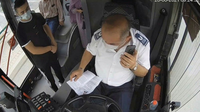 Sınava geç kalan öğrenciler için güzergah değiştirdi