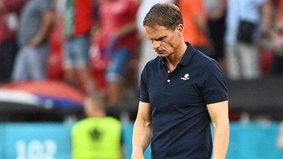 Hollanda’da Frank de Boer’la yollar ayrıldı