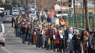 Gençler neden yurt dışına gitmek istiyor