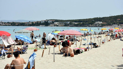 Normalleşmenin ilk gününde sahillerde yer kalmadı