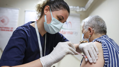 Marmaray İstasyonu'nda aşı uygulanmasına başlandı