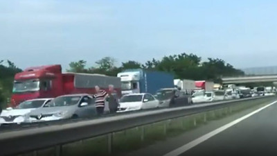 Cumhurbaşkanı Erdoğan'ın ziyareti nedeniyle Sakarya'da kilometrelerce araç kuyruğu oluştu