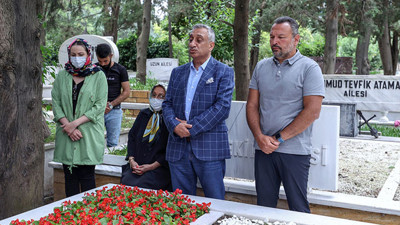 Kemal Sunal kabri başında anıldı