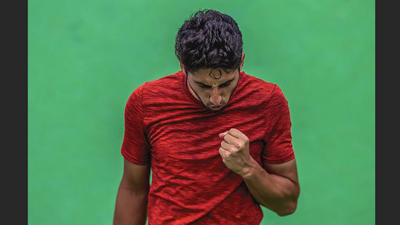 Türk raket Altuğ Çelikbilek şampiyon oldu