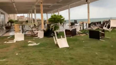 İskenderun'u hortum vurdu