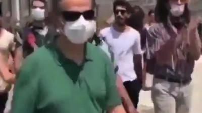 Melih Bulu’nun yardımcısını öğrenciler böyle protesto etti