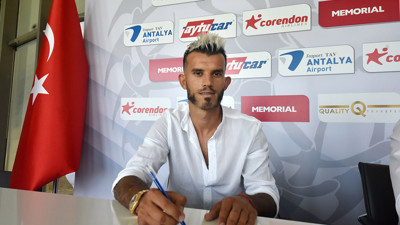 Antalyaspor, Güray Vural ile sözleşme imzaladı