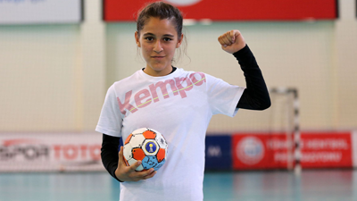 13 yaşındaki hentbolcu Merve Akpınar: Köyümdeki kız çocuklarının kaderini değiştireceğim