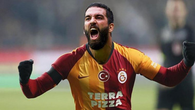 Arda Turan yeniden Galatasaray'da
