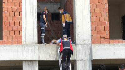 Günün yürekleri parçalayan görüntüsü. Olay yerine gelince gözyaşlarına boğuldu