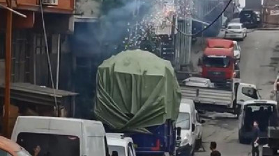 Sultangazi'de elektrik kabloları patlamalarla yandı