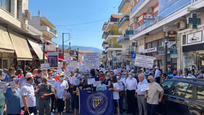 Yunanistan'da Türkler sokağa indi