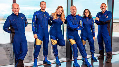 Milyarder isim Richard Branson uzaya gidiyor. Uzay turizminin başlamasına saatler kaldı
