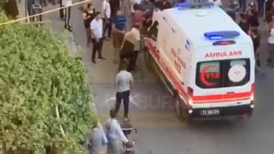 Suriyelilerden sağlıkçılara şiddet. Ambulansa saldırdılar