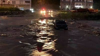 Giresun'da dere taştı: Çok sayıda kişi mahsur kaldı