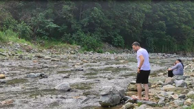 Trabzon'daki dereden dolar akıyor