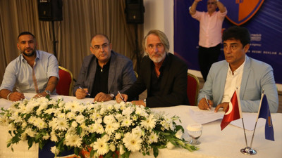 Riekerink ve Ümit Karan İskenderunspor'da