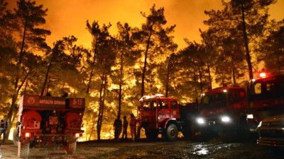 50 ev boşaltıldı alevler tehdit ediyor