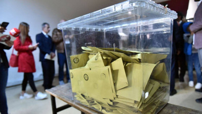 Anketi paylaşayım da biraz gülün diyerek açıkladı. Cumhur İttifakı'nı kızdıracak yazı